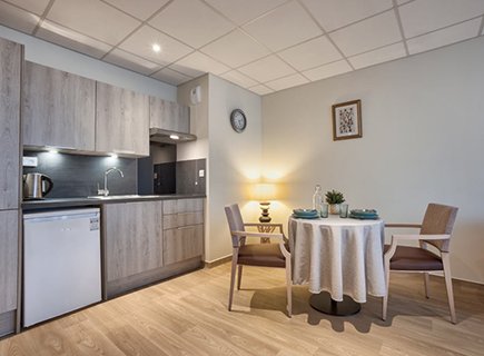 Résidence Service Senior Bleu Du Terron